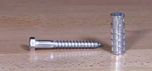 Vite di compressione e scudo di ritardo